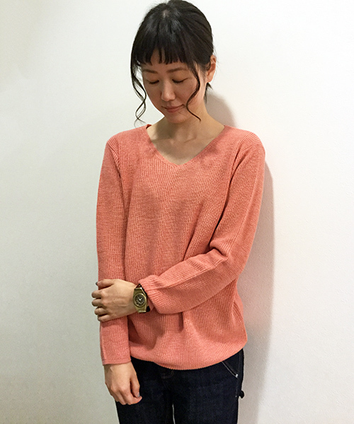 LBC（エルビーシー）の「12G畦Vネックプルオーバー（ニット/セーター・レディース・オレンジ/ベージュ/チャコールグレー/グリーン・MEDIUM/LARGE）」の4枚目の写真