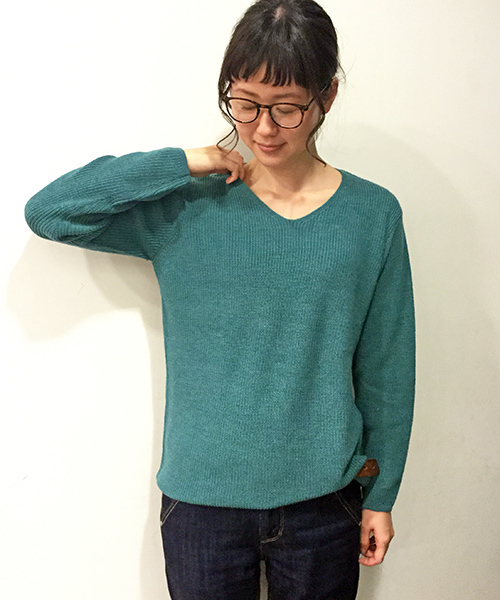 LBC（エルビーシー）の「12G畦Vネックプルオーバー（ニット/セーター・レディース・オレンジ/ベージュ/チャコールグレー/グリーン・MEDIUM/LARGE）」の3枚目の写真