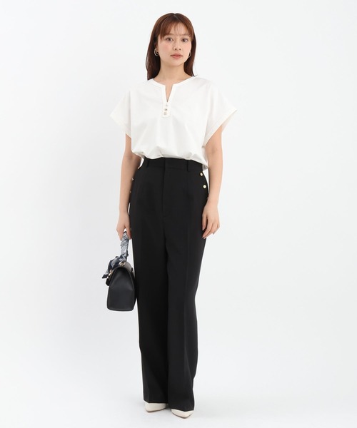 Andemiu(アンデミュウ)の「キンボタンスキッパーカットソー659218(Tシャツ/カットソー・レディース・オフホワイト/ネイビー/ブルー・FREE)」の5枚目の写真