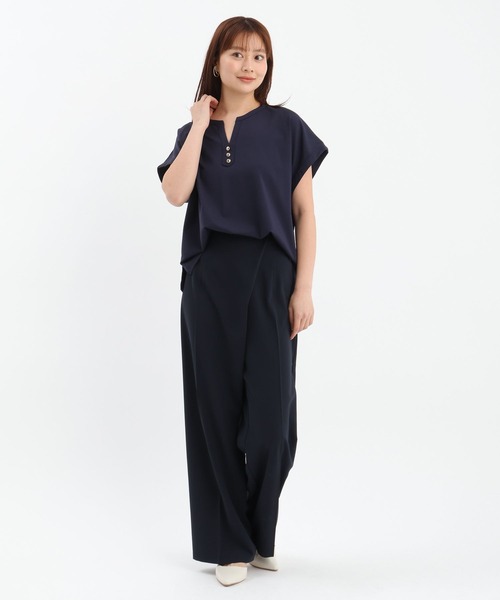 Andemiu(アンデミュウ)の「キンボタンスキッパーカットソー659218(Tシャツ/カットソー・レディース・オフホワイト/ネイビー/ブルー・FREE)」の9枚目の写真