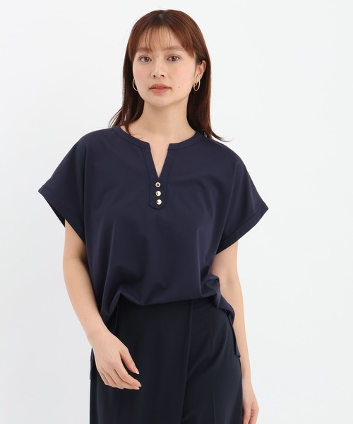 Andemiu(アンデミュウ)の「キンボタンスキッパーカットソー659218(Tシャツ/カットソー・レディース・オフホワイト/ネイビー/ブルー・FREE)」の12枚目の写真