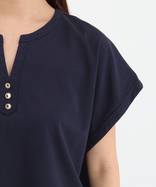 Andemiu(アンデミュウ)の「キンボタンスキッパーカットソー659218(Tシャツ/カットソー・レディース・オフホワイト/ネイビー/ブルー・FREE)」の17枚目の写真