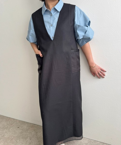 LHELBIE（レルビエ）の「シアーミックスブッチャージャンスカ（ジャンパースカート・レディース・ライトグリーン/ベージュ/ブラック・M）」の2枚目の写真