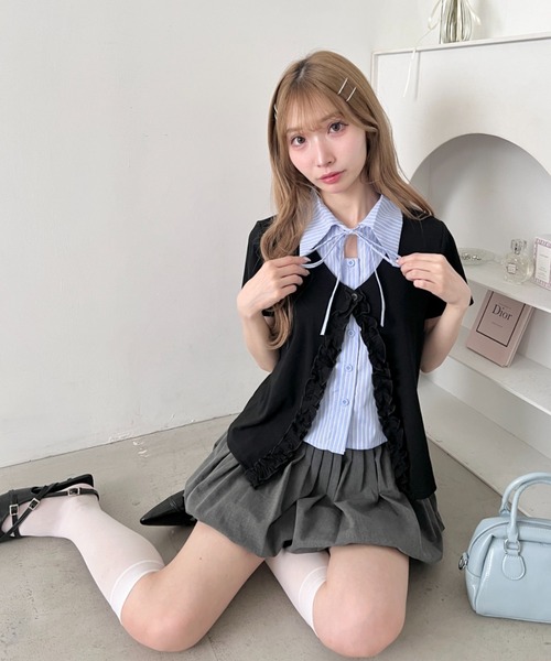 Loueme(ルエム)の「シャツレイヤードフリルカーディガン(シャツ/ブラウス・レディース・ブラック/ホワイト・FREE)」の8枚目の写真