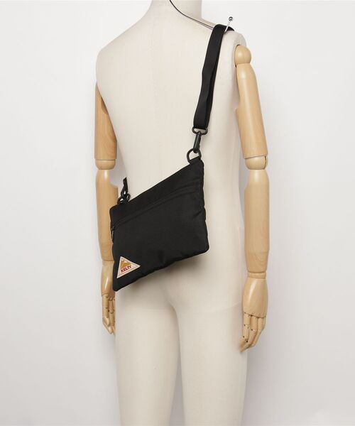 KELTY(ケルティ)の「ケルティ ES FLAT POUCH SM(ショルダーバッグ・レディース・その他・ONE SIZE)」の2枚目の写真