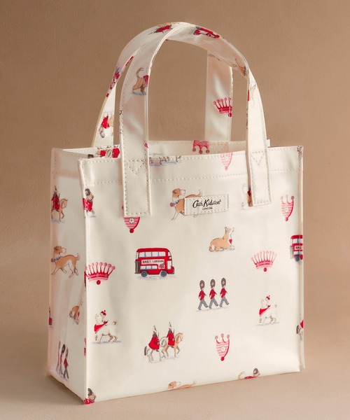 Cath Kidston(キャスキッドソン)の「スモール ブックバッグ Queenies London(ハンドバッグ・レディース・クリーム・FREE)」の1枚目の写真