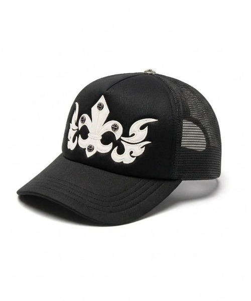 SUPPLIER(サプライヤー)の「A'GEM/9 × .kom 『SUPPLIER/サプライヤー』Fleur Leather Patch Mesh Cap (Black x Black)/フルール レザーワッペンメッシュキャップ(キャップ・メンズ・ブラック・FREE)」の1枚目の写真