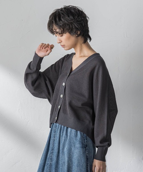 MAYSON GREY(メイソングレイ)の「シアージャガードドルマンニットカーディガン(カーディガン/ボレロ・レディース・オレンジ/ホワイト/チャコールグレー/ブルー・M)」の5枚目の写真