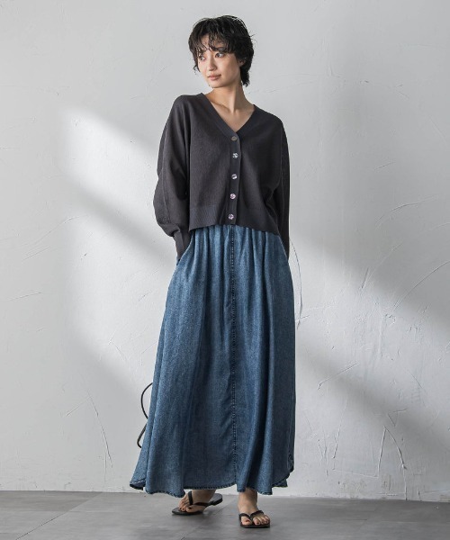 MAYSON GREY(メイソングレイ)の「シアージャガードドルマンニットカーディガン(カーディガン/ボレロ・レディース・オレンジ/ホワイト/チャコールグレー/ブルー・M)」の7枚目の写真