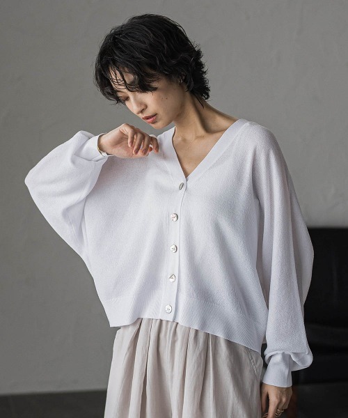 MAYSON GREY(メイソングレイ)の「シアージャガードドルマンニットカーディガン(カーディガン/ボレロ・レディース・オレンジ/ホワイト/チャコールグレー/ブルー・M)」の16枚目の写真