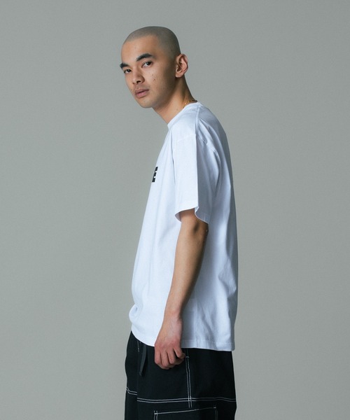 XLARGE(エクストララージ)の「STANDARD LOGO S/S TEE(Tシャツ/カットソー・メンズ・ブラック/グリーン/ブラウン/ホワイト・XXL/XL/L/M/S)」の6枚目の写真