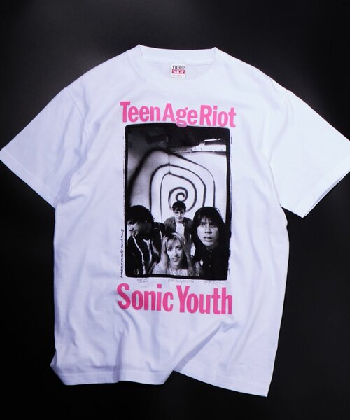 WHO'S WHO gallery(フーズフーギャラリー)の「【PETERANDERSON×VIDEO SHOP】Sonic Youth(Tシャツ/カットソー・レディース・ホワイト・MEDIUM/SMALL)」の1枚目の写真