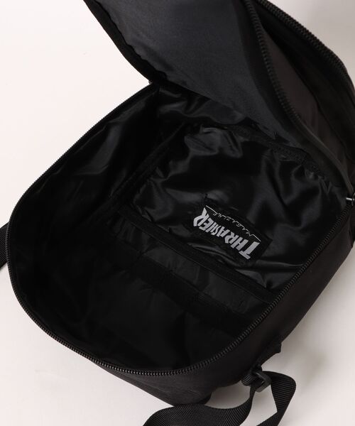 THRASHER(スラッシャー)の「THRASHER VERTICAL MINI SHOULDER BAG(ショルダーバッグ・メンズ・ブラック系その他2/ブラック系その他・FREE)」の5枚目の写真