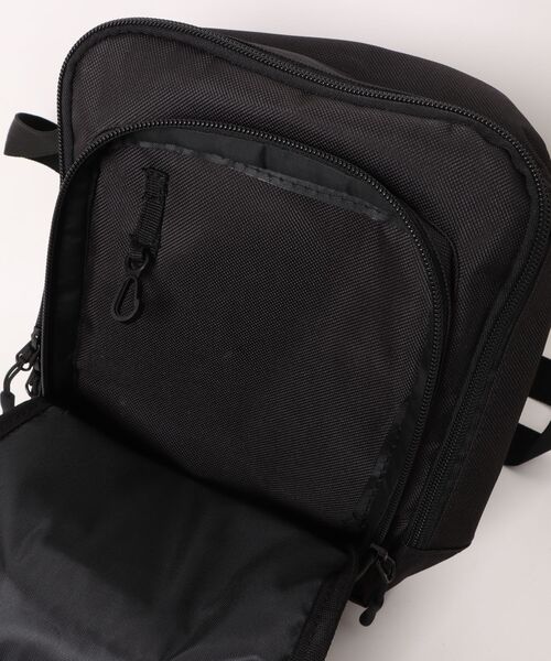 THRASHER(スラッシャー)の「THRASHER VERTICAL MINI SHOULDER BAG(ショルダーバッグ・メンズ・ブラック系その他2/ブラック系その他・FREE)」の6枚目の写真