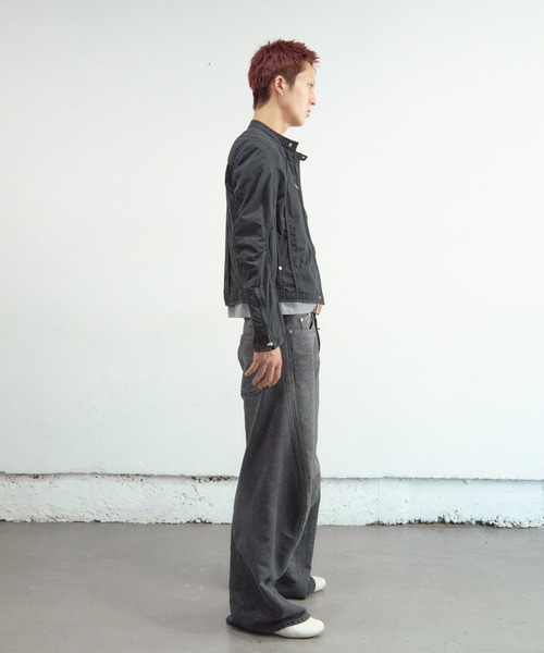 NVRFRGT(ネヴァーフォーゲット)の「GLITTER TWILL 3D TWISTED WIDE LEG 5P PANTS(デニムパンツ・メンズ・ブラック・3/2/1)」の5枚目の写真