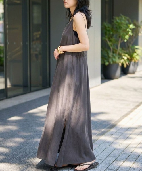 Rouge vif(ルージュヴィフ)の「キュプラフィブリルキャミワンピース/夏服/オケージョン(ワンピース・レディース・グレー/グレイッシュベージュ・フリー)」の1枚目の写真