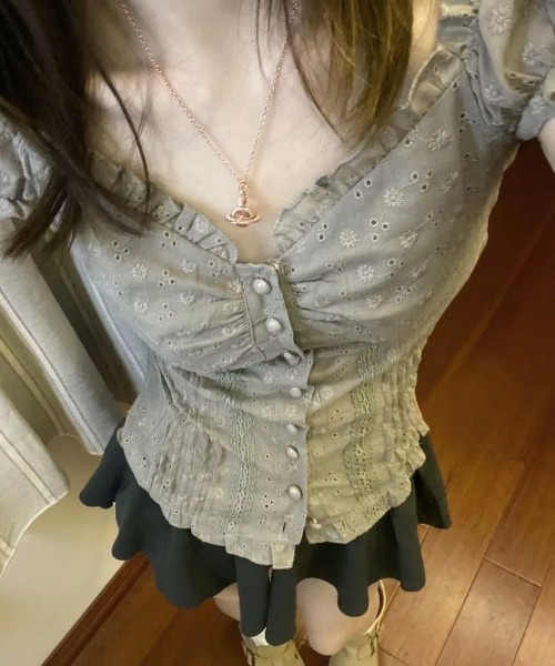 SHEPP(シープ)の「パフスリーブ フロントボタン タイトブラウス(シャツ/ブラウス・レディース・グレー/ホワイト・M/S)」の14枚目の写真
