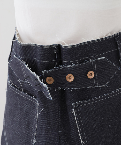 KURO(クロ)の「KURO UNINTENTIONAL FORM DENIM 964232:デニムパンツ(デニムパンツ・レディース・ネイビー・SMALL/MEDIUM)」の12枚目の写真