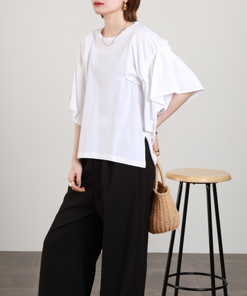 EGLANTINE(エグランティーヌ)の「EGLANTINE フレアスリーブカットソー(Tシャツ/カットソー・レディース・ロイヤルブルー/オフホワイト/ブラック・38)」の5枚目の写真