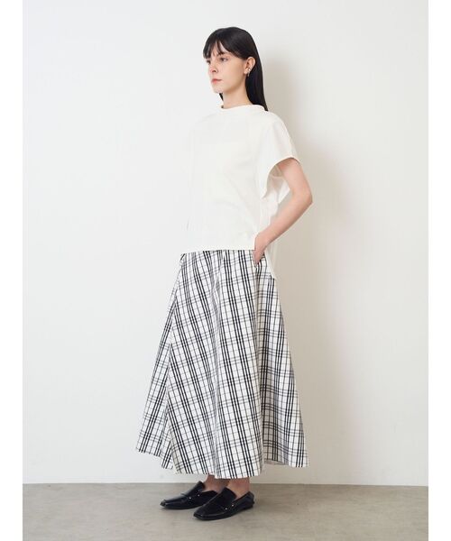 ELENDEEK(エレンディーク)の「リバーシブルチェックプレーンスカート(スカート・レディース・オフホワイト・1/2)」の4枚目の写真