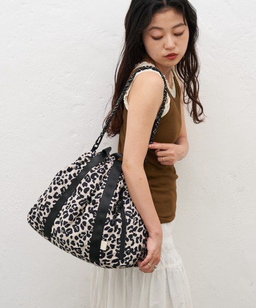 CIAOPANIC TYPY(チャオパニックティピー)の「:【ZOZO限定】アソート柄マルチウェイナイロンBAG(ショルダーバッグ・レディース・オフホワイト/ブラック・ONE SIZE)」の3枚目の写真