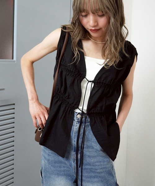 gossara(ゴサラ)の「【トレンド感たっぷり】ノースリシャーリングリボンブラウス(シャツ/ブラウス・レディース・ベージュ/アイボリー/ブラック・FREE)」の12枚目の写真
