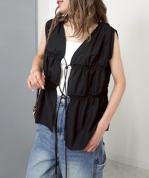 gossara(ゴサラ)の「【トレンド感たっぷり】ノースリシャーリングリボンブラウス(シャツ/ブラウス・レディース・ベージュ/アイボリー/ブラック・FREE)」の14枚目の写真