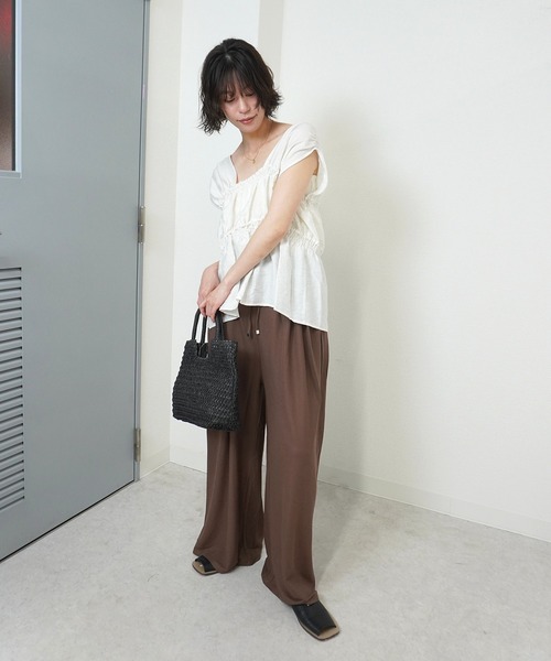 gossara(ゴサラ)の「【トレンド感たっぷり】ノースリシャーリングリボンブラウス(シャツ/ブラウス・レディース・ベージュ/アイボリー/ブラック・FREE)」の8枚目の写真