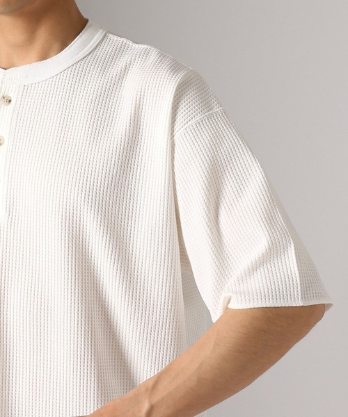 BAYFLOW(ベイフロー)の「ラウンドヘンリーネックTシャツ【吸水速乾】(Tシャツ/カットソー・メンズ・グレー/オフホワイト/チャコール・MEDIUM/LARGE)」の16枚目の写真