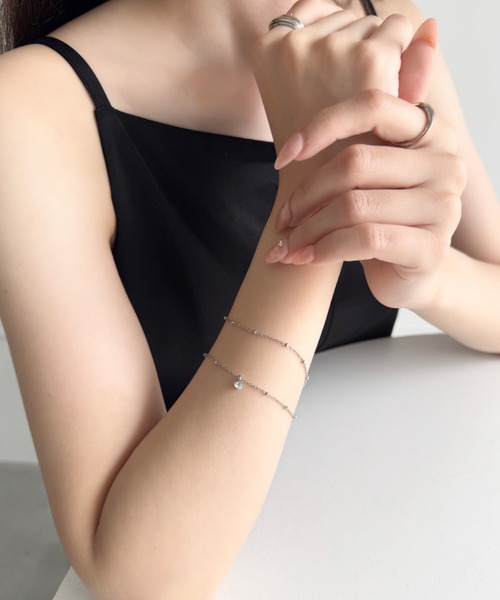 sowang(ソワン)の「ビジューモチーフ2連チェーンブレスレット(ブレスレット・レディース・ピンク/シルバー/ゴールド・FREE)」の8枚目の写真
