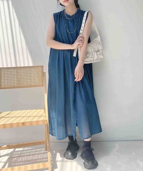 AS KNOW AS plus(アズノゥアズプラス)の「◎ゆったり涼しい インド ノースリーブ前開ギャザーワンピース(ワンピース・レディース・ブラック系/ブルーグリーン/チャコールグレー・FREE)」の10枚目の写真