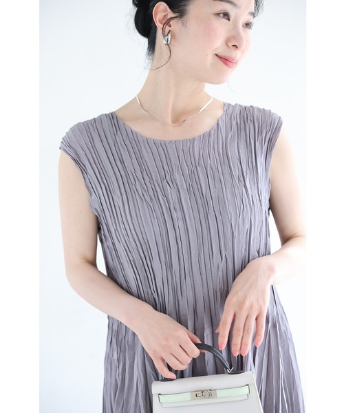 cawaii(カワイイ)の「アイロン不要 超伸縮プリーツワンピース(ワンピース・レディース・グレー/ベージュ・FREE)」の8枚目の写真