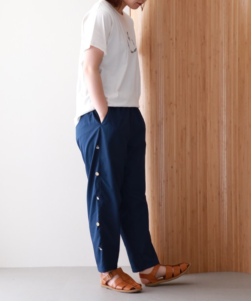 Emago(イマゴ)の「EMAGO 花刺繍レギュラーT 半袖(Tシャツ/カットソー・レディース・オレンジ/ホワイト・FREE)」の17枚目の写真