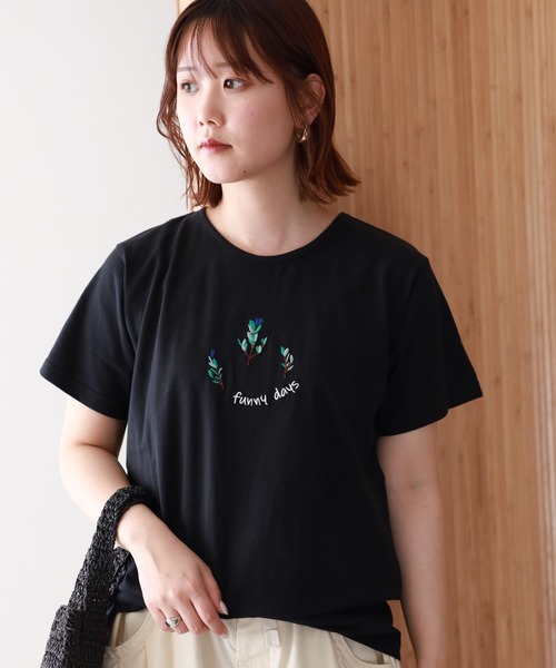 Emago(イマゴ)の「EMAGO 花刺繍レギュラーT 半袖(Tシャツ/カットソー・レディース・オレンジ/ホワイト・FREE)」の18枚目の写真
