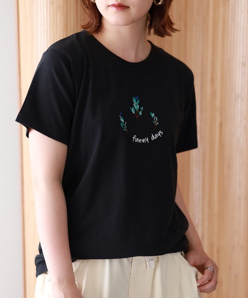 Emago(イマゴ)の「EMAGO 花刺繍レギュラーT 半袖(Tシャツ/カットソー・レディース・オレンジ/ホワイト・FREE)」の20枚目の写真