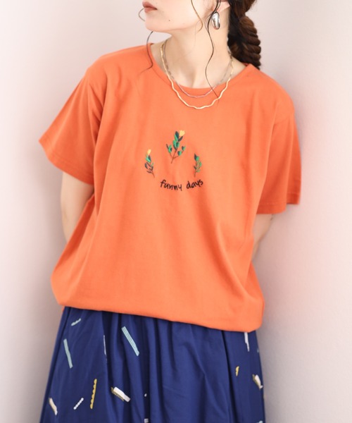 Emago(イマゴ)の「EMAGO 花刺繍レギュラーT 半袖(Tシャツ/カットソー・レディース・オレンジ/ホワイト・FREE)」の13枚目の写真