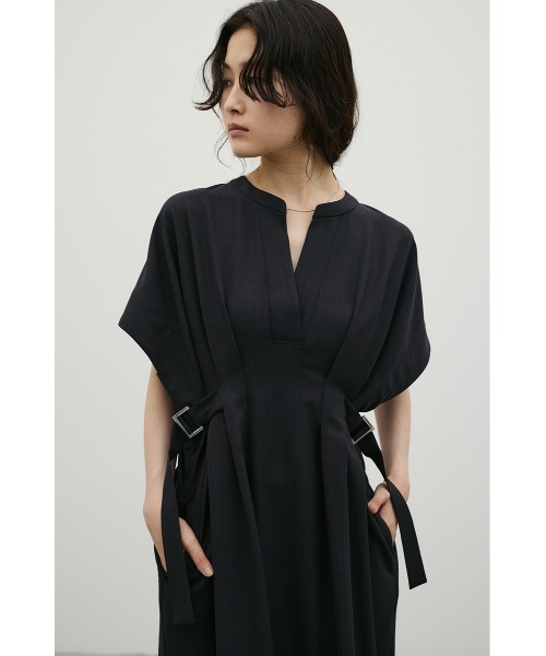 STYLEMIXER(スタイルミキサー)の「サイドバックルベルトワンピース(ワンピース・レディース・チャコールグレー/ライトベージュ・SMALL/MEDIUM)」の9枚目の写真