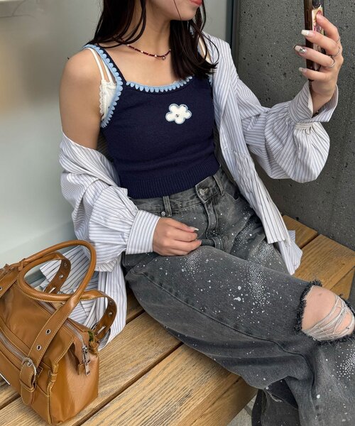 CIAOPANIC(チャオパニック)の「2WAYフラワーカットアウトニットキャミビスチェ(キャミソール・レディース・ネイビー/レッド/ブラウン・ONE SIZE)」の7枚目の写真
