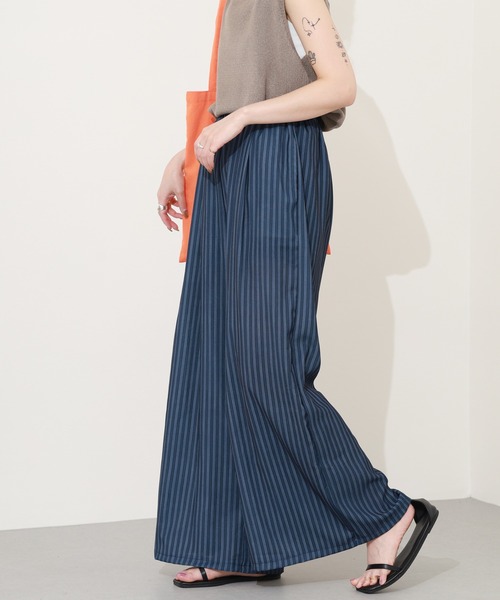 crossi(クロッシー)の「ストライプ柄リネン混イージーワイドパンツ(その他パンツ・レディース・ネイビー・38)」の1枚目の写真