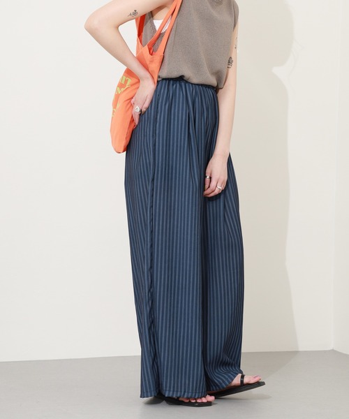 crossi(クロッシー)の「ストライプ柄リネン混イージーワイドパンツ(その他パンツ・レディース・ネイビー・38)」の6枚目の写真