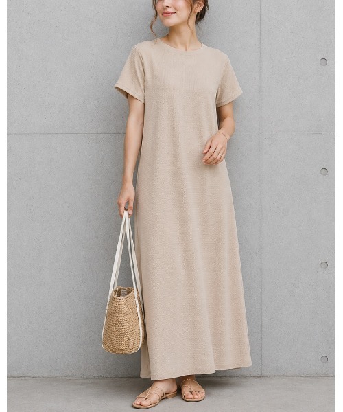 FAZVY(ファズビー)の「ワッフル素材 半袖ロングワンピース(ワンピース・レディース・ベージュ/ブラック・M)」の10枚目の写真