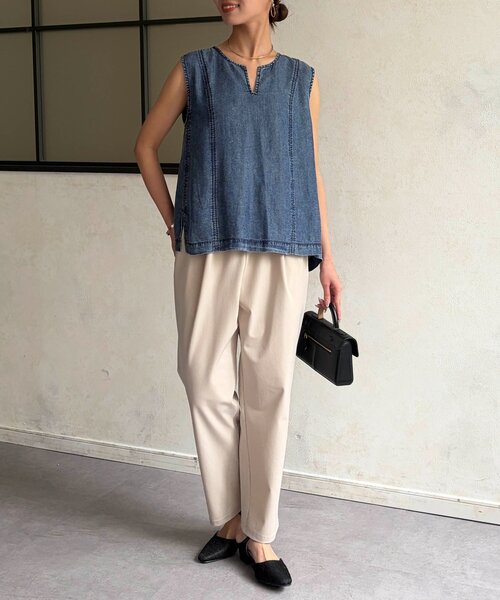 Chez toi(シェトワ)の「パウダー加工デニムノースリブラウス(シャツ/ブラウス・レディース・インディゴブルー/サックスブルー/グレー・FREE)」の13枚目の写真