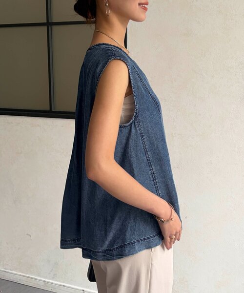 Chez toi(シェトワ)の「パウダー加工デニムノースリブラウス(シャツ/ブラウス・レディース・インディゴブルー/サックスブルー/グレー・FREE)」の16枚目の写真