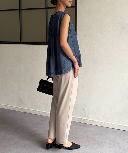 Chez toi(シェトワ)の「パウダー加工デニムノースリブラウス(シャツ/ブラウス・レディース・インディゴブルー/サックスブルー/グレー・FREE)」の19枚目の写真