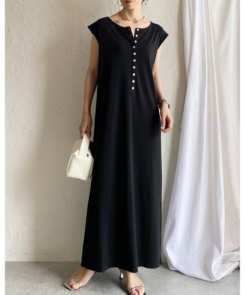 She's Closet(シーズクローゼット)の「フレンチスリーブ ロング丈 ヘンリーネック タイト リブワンピース(ワンピース・レディース・ブラック/モカ/グレイッシュベージュ・FREE)」の6枚目の写真