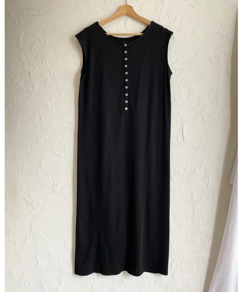 She's Closet(シーズクローゼット)の「フレンチスリーブ ロング丈 ヘンリーネック タイト リブワンピース(ワンピース・レディース・ブラック/モカ/グレイッシュベージュ・FREE)」の11枚目の写真