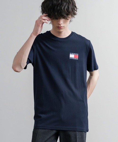 TOMMY HILFIGER（トミーヒルフィガー）の「TOMMY HILFIGER レギュラーフィットスリムバッジロゴプリント半袖Tシャツ（Tシャツ/カットソー・メンズ・ブラック/ネイビー/ホワイト・M/L/S）」の3枚目の写真