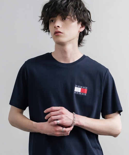 TOMMY HILFIGER（トミーヒルフィガー）の「TOMMY HILFIGER レギュラーフィットスリムバッジロゴプリント半袖Tシャツ（Tシャツ/カットソー・メンズ・ブラック/ネイビー/ホワイト・M/L/S）」の22枚目の写真