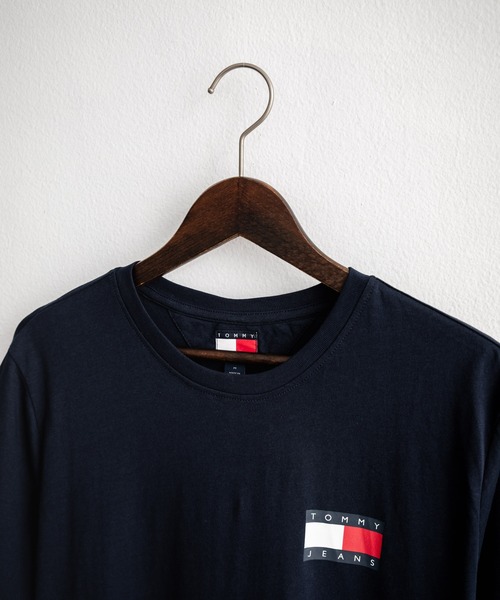 TOMMY HILFIGER（トミーヒルフィガー）の「TOMMY HILFIGER レギュラーフィットスリムバッジロゴプリント半袖Tシャツ（Tシャツ/カットソー・メンズ・ブラック/ネイビー/ホワイト・M/L/S）」の19枚目の写真