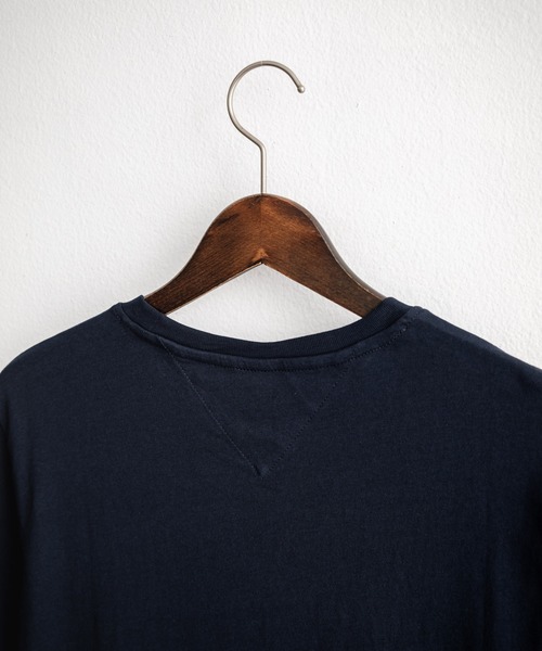 TOMMY HILFIGER（トミーヒルフィガー）の「TOMMY HILFIGER レギュラーフィットスリムバッジロゴプリント半袖Tシャツ（Tシャツ/カットソー・メンズ・ブラック/ネイビー/ホワイト・M/L/S）」の15枚目の写真